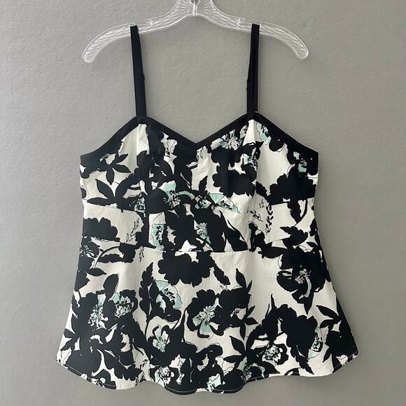 Torrid Floral Peplum Structured Tank Top Black White Lined Blouse Sz 1 / XL - Picture 2 of 12
